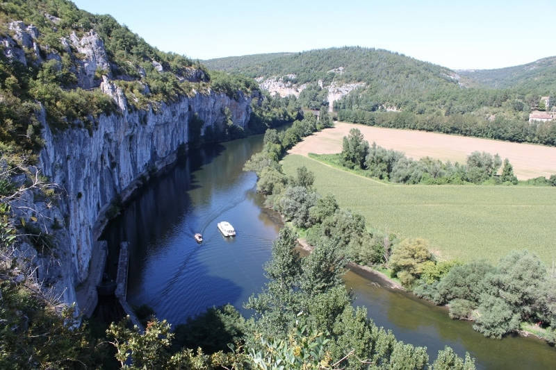 river Dordogne and the valley